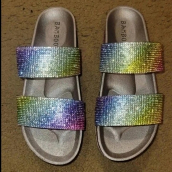 ♥︎New Rhinestone Platform Sandals♥︎ - Picture 3 of 12